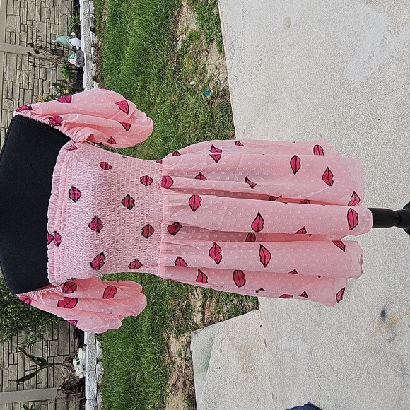 Betsey Johnson Dresses & Skirts - BETSEY JOHNSON PINK n RED LIP FLIRTY MINI DRESS